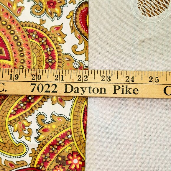 Vintage Polished Cotton Golden Paisley Fabric With Red & Yellow Accents 70L x 45 - Picture 8 of 12